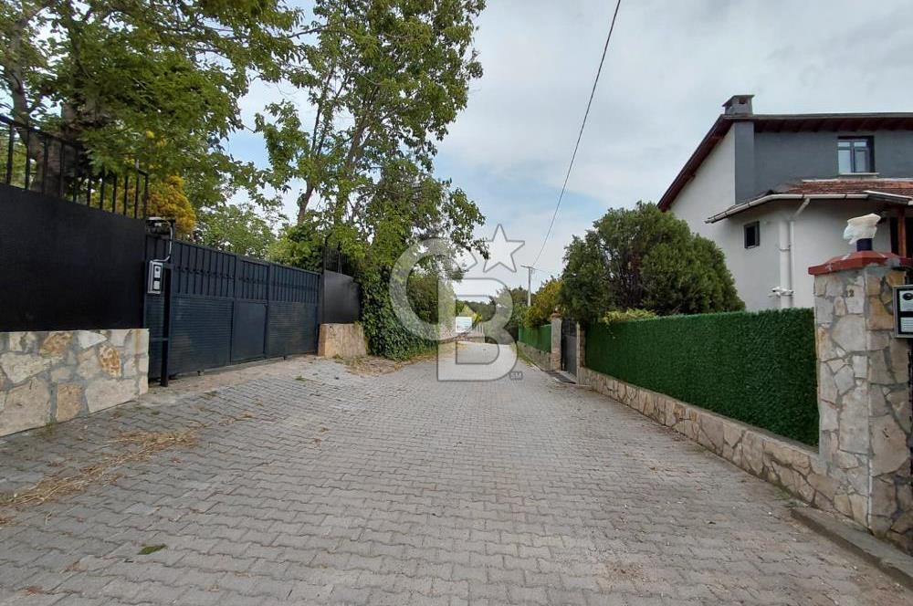 Bornova Yakaköy Merkezde Yola Cepheli Müstakil Tapulu Tarla