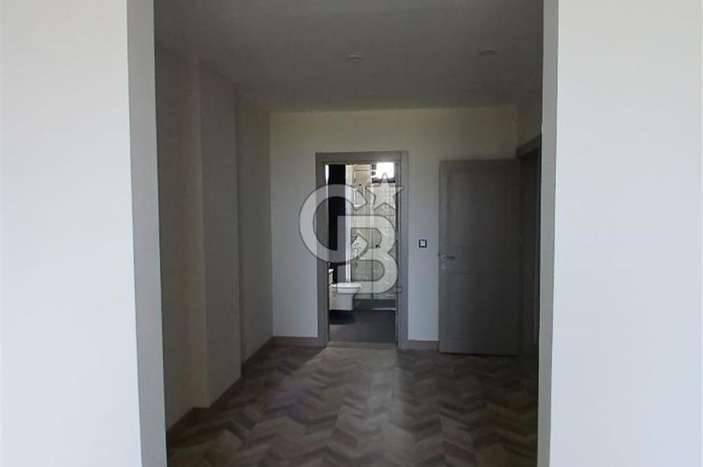 İZMİT KABAOĞLU SATILIK HAVUZLU SİTE İÇİNDE 3+1 SATILIK DAİRE