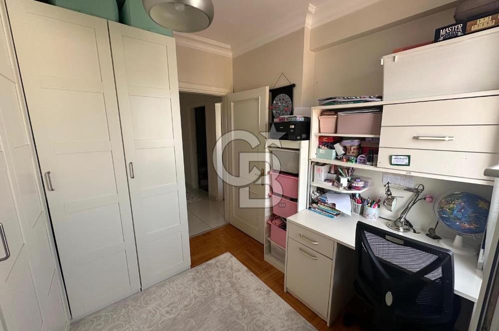 FENERYOLU'NDA GENİŞ FERAH KATTA TEK KİRALIK 4+1 DAİRE