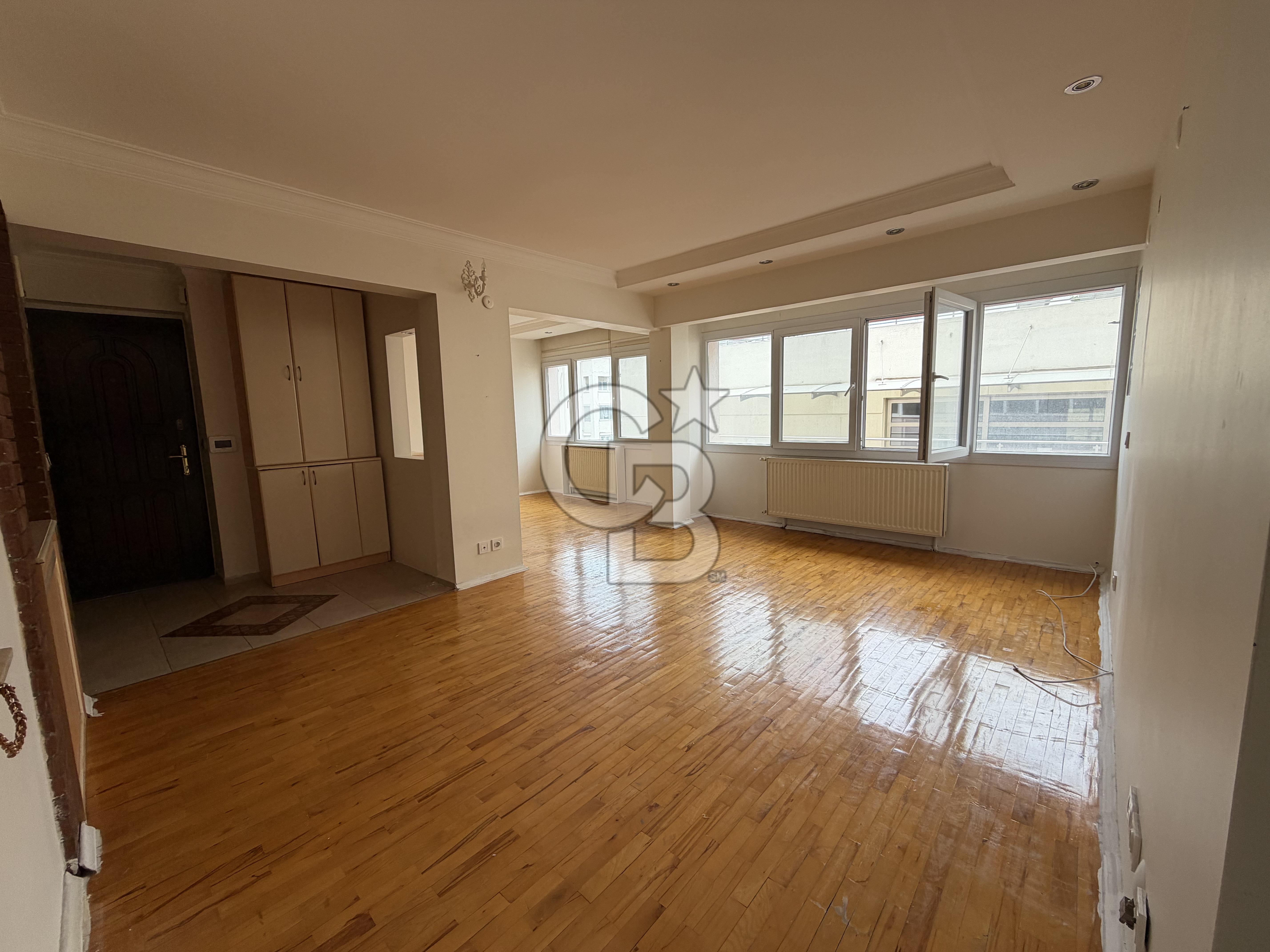 Göztepe Mithatpaşa Caddesi Yakını 2+1 Kiralık