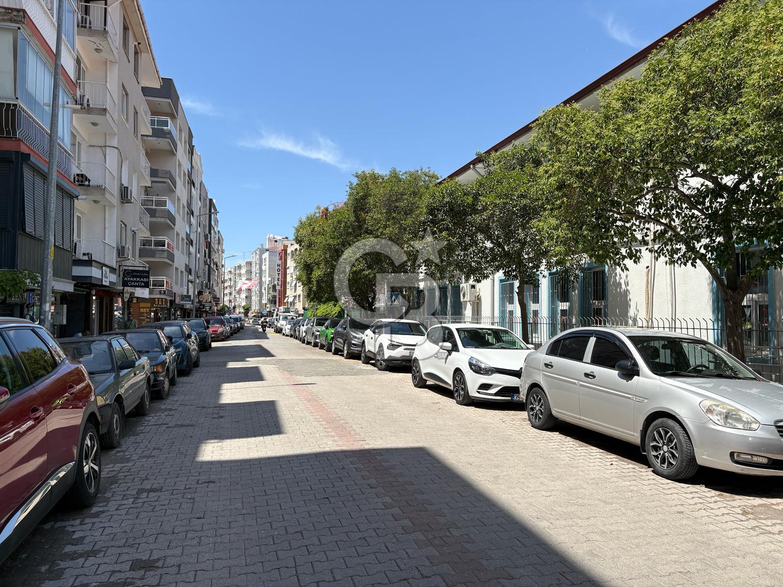 Bostanlıda Merkezi Konumda Satılık Dükkan