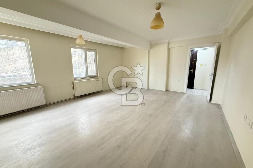 KÜÇÜKYALI ALTINTEPE'DE MİNİBÜS CADDESİ ÜSTÜ FIRSAT 1+1 DAİRE