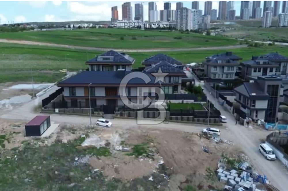 Beytepe’de 777 m² Net Kullanım Alanlı, Geniş Bahçeli Natamam Villa