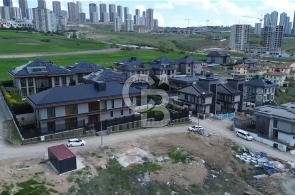 Beytepe’de 777 m² Net Kullanım Alanlı, Geniş Bahçeli Natamam Villa
