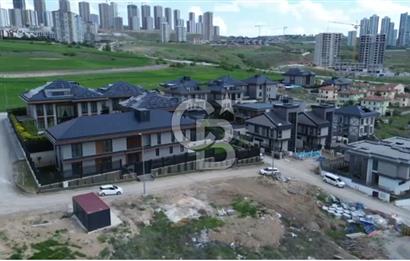 Beytepe’de 777 m² Net Kullanım Alanlı, Geniş Bahçeli Natamam Villa