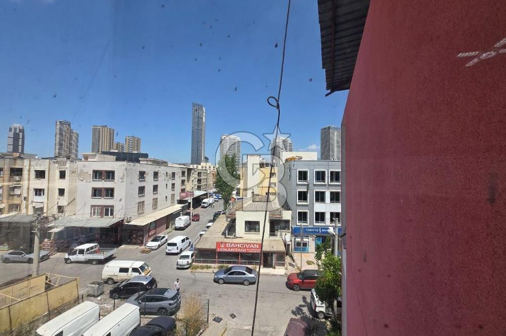 İzmir Gıda Çarşısında Satılık İş Yerı