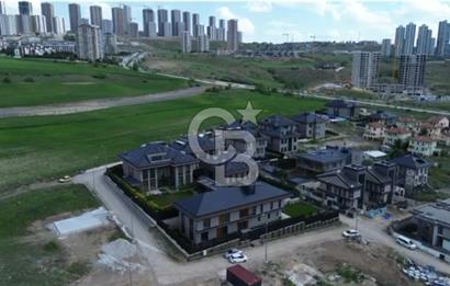 Beytepe’de 777 m² Net Kullanım Alanlı, Geniş Bahçeli Natamam Villa