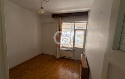 Bostanlı' nın en gözde yerinde 3+1 ferah ve geniş daire