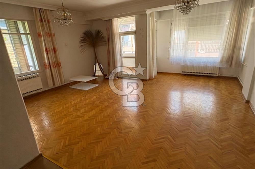 Bostanlı' nın en gözde yerinde 3+1 ferah ve geniş daire