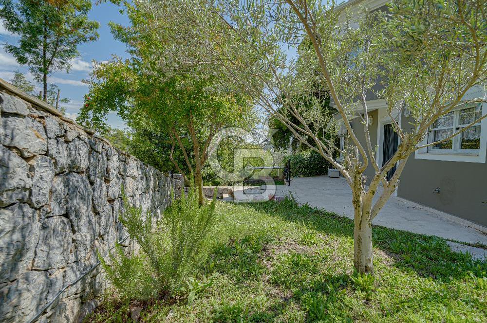 Kuşçular Yeşiloba Sitesi’nde Doğa İçinde Müstakil Satılık Villa