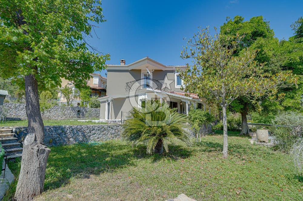 Kuşçular Yeşiloba Sitesi’nde Doğa İçinde Müstakil Satılık Villa