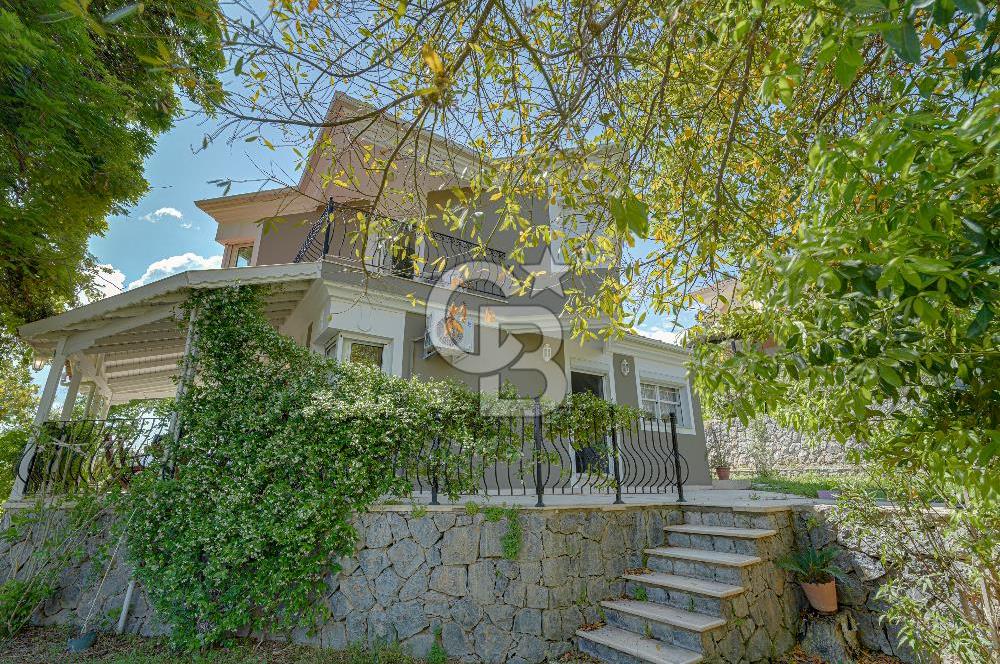 Kuşçular Yeşiloba Sitesi’nde Doğa İçinde Müstakil Satılık Villa