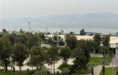 Bostanlı merkezde deniz manzaralı ferah ve aydınlık daire