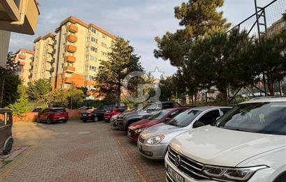 Necip Fazıl Mah. Ulaş Sitesinde Otoparklı Güvenlikli 2+1