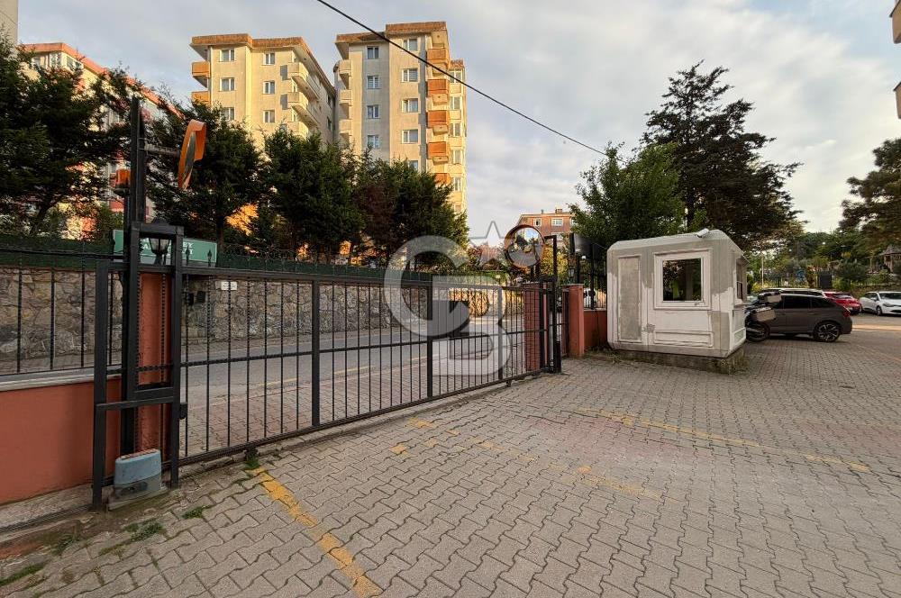 Necip Fazıl Mah. Ulaş Sitesinde Otoparklı Güvenlikli 2+1