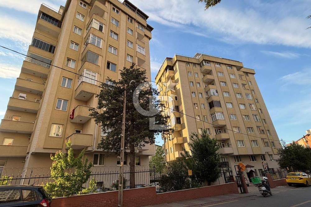 Necip Fazıl Mah. Ulaş Sitesinde Otoparklı Güvenlikli 2+1
