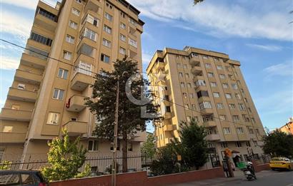 Necip Fazıl Mah. Ulaş Sitesinde Otoparklı Güvenlikli 2+1