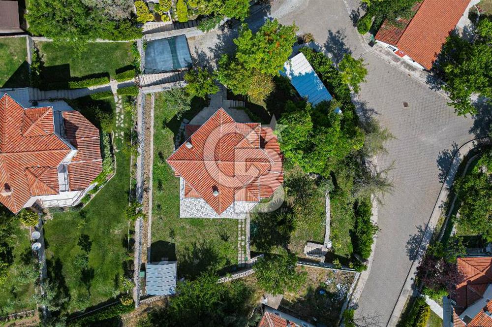 Kuşçular Yeşiloba Sitesi’nde Doğa İçinde Müstakil Satılık Villa