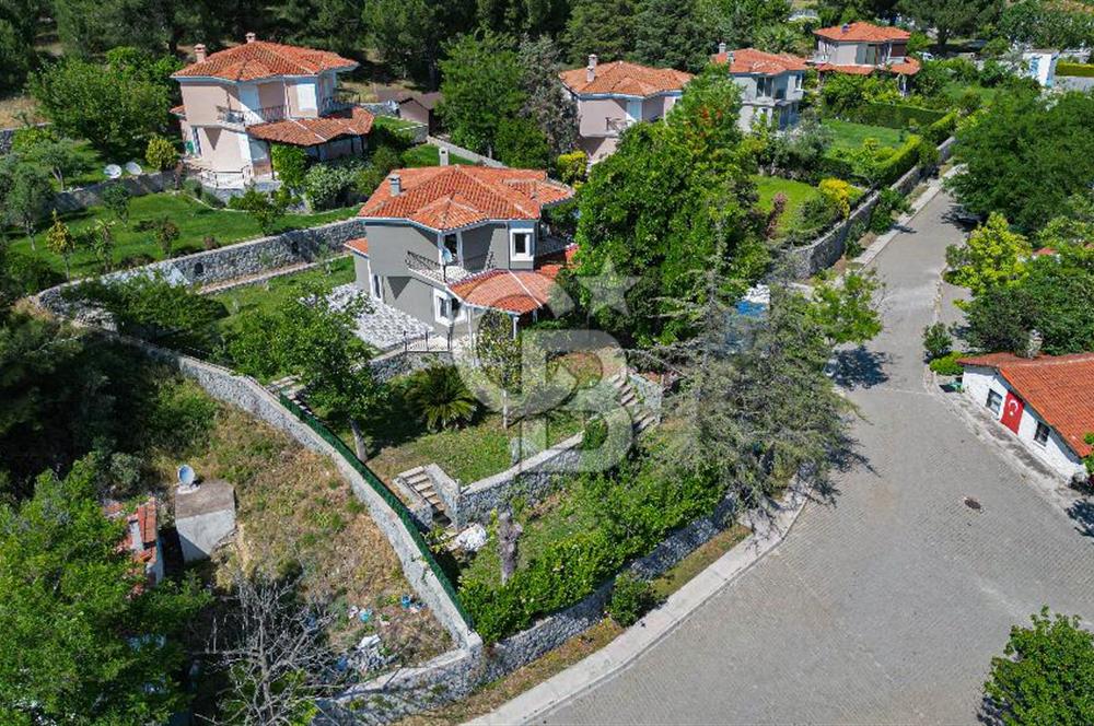 Kuşçular Yeşiloba Sitesi’nde Doğa İçinde Müstakil Satılık Villa