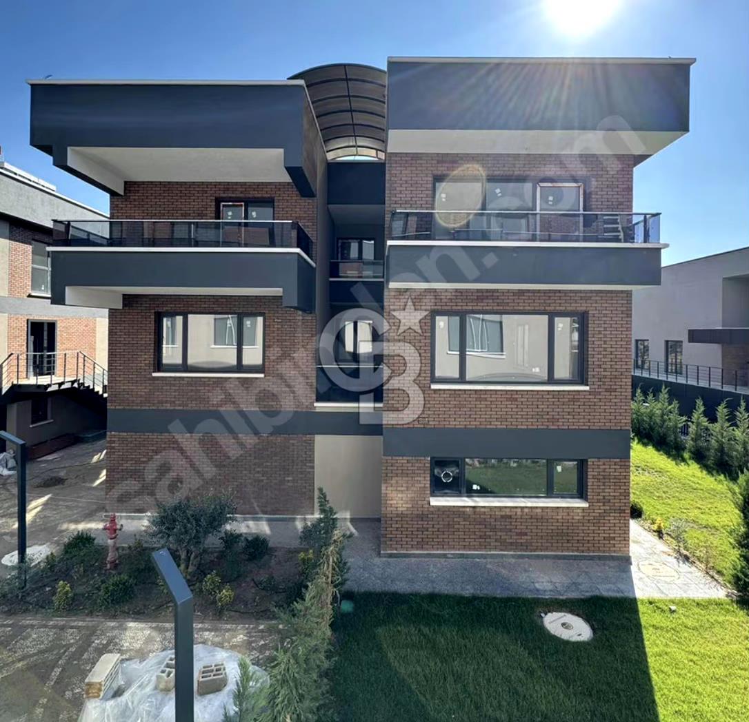 YAŞAMKENT'İN PRESTİJLİ NOKTASINDA SATILIK ÖZEL PROJE VİLLA.