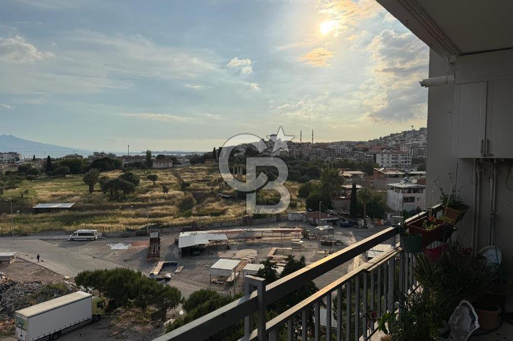 İzmir Bayraklıda site içi 3+1 satılık daire
