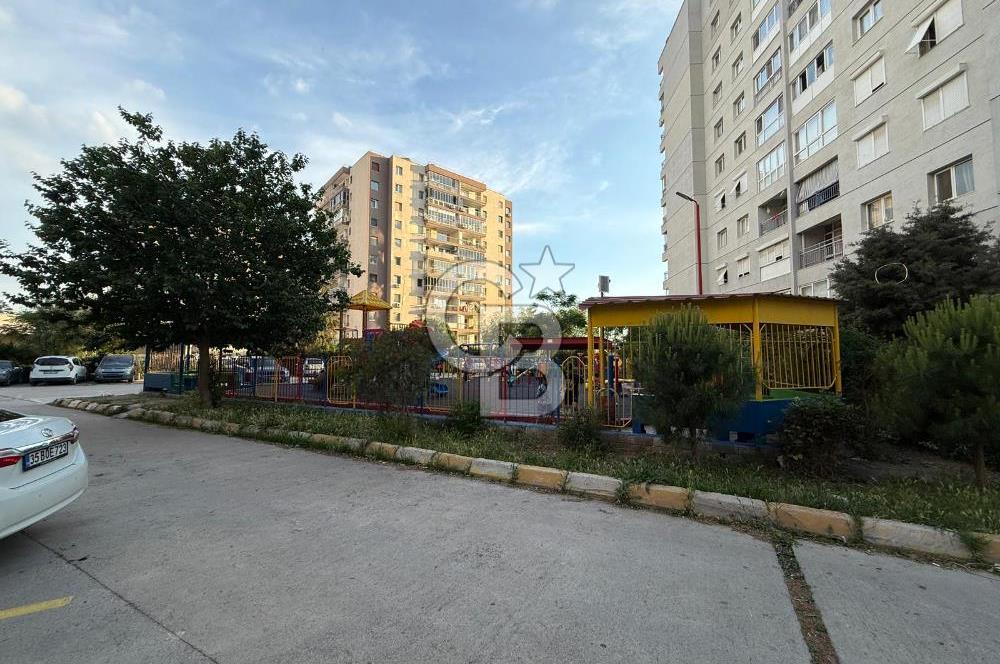İzmir Bayraklıda site içi 3+1 satılık daire