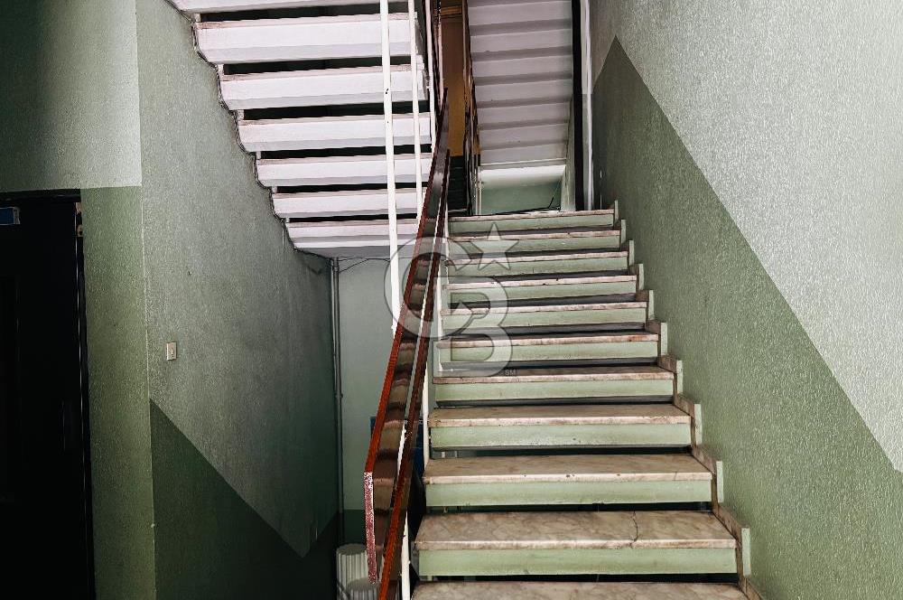 BAĞDAT CADDESİ SUADİYE’DE PRESTİJLİ TABELA DEĞERİ YÜKSEK OFİS