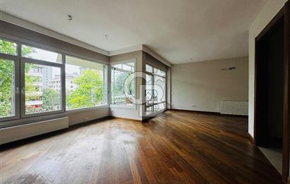 BAĞDAT CADDESİ SUADİYE’DE PRESTİJLİ TABELA DEĞERİ YÜKSEK OFİS