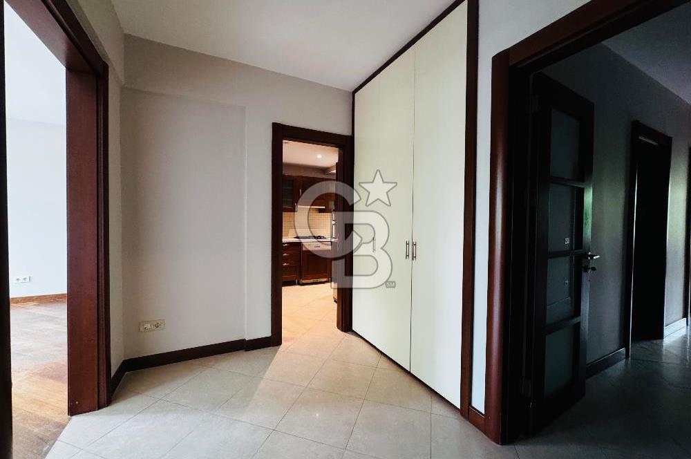 BAĞDAT CADDESİ SUADİYE’DE PRESTİJLİ TABELA DEĞERİ YÜKSEK OFİS