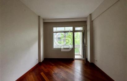 BAĞDAT CADDESİ SUADİYE’DE PRESTİJLİ TABELA DEĞERİ YÜKSEK OFİS