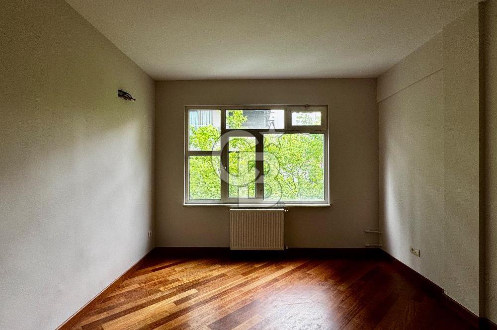 BAĞDAT CADDESİ SUADİYE’DE PRESTİJLİ TABELA DEĞERİ YÜKSEK OFİS