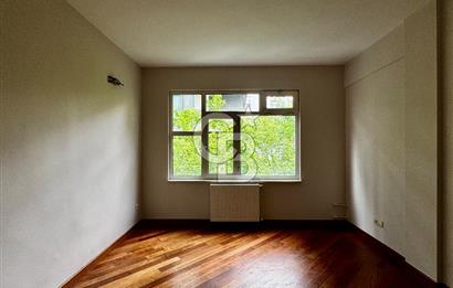 BAĞDAT CADDESİ SUADİYE’DE PRESTİJLİ TABELA DEĞERİ YÜKSEK OFİS