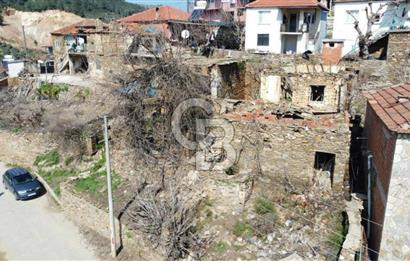 İzmir Bayındır Önü Açık Yola Cepheli Satılık Müstakil Ev ve Arsa