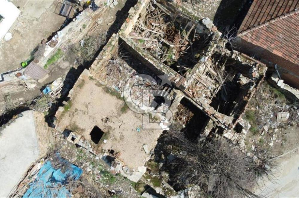 İzmir Bayındır Önü Açık Yola Cepheli Satılık Müstakil Ev ve Arsa
