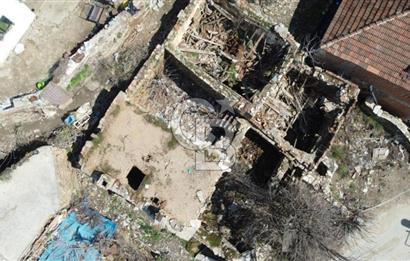 İzmir Bayındır Önü Açık Yola Cepheli Satılık Müstakil Ev ve Arsa