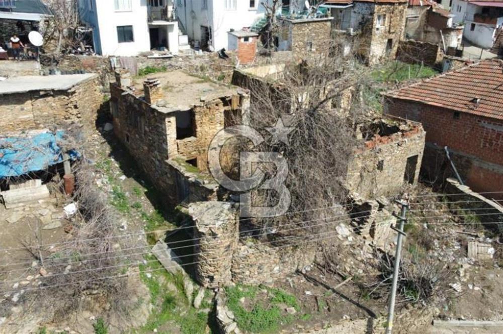 İzmir Bayındır Önü Açık Yola Cepheli Satılık Müstakil Ev ve Arsa