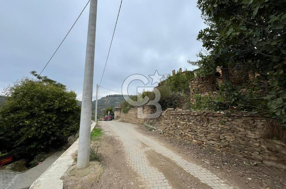İzmir Bayındır Önü Açık Yola Cepheli Satılık Müstakil Ev ve Arsa