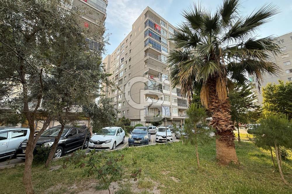 İzmir Bayraklıda site içi 3+1 satılık daire