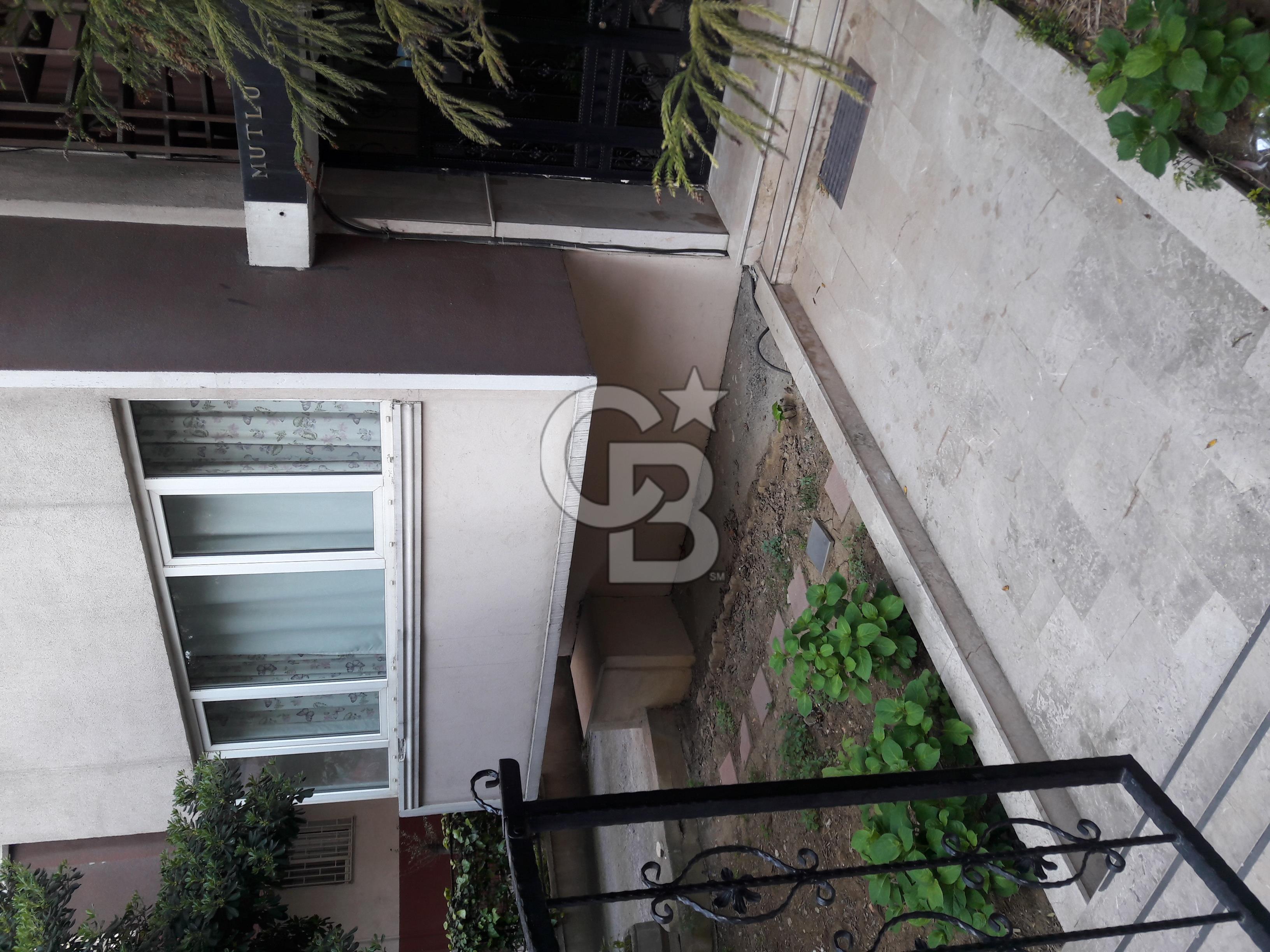Metroya Yakın, Cadde Cepheli 2+1 Satılık Daire