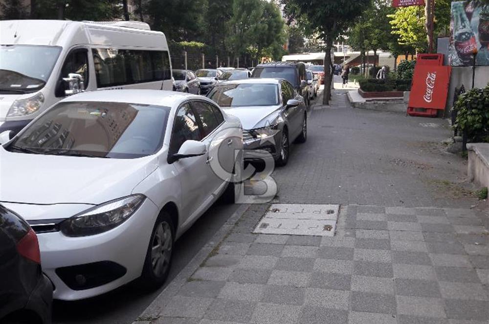 Metroya Yakın, Cadde Cepheli 2+1 Satılık Daire