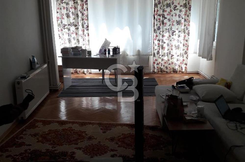 Metroya Yakın, Cadde Cepheli 2+1 Satılık Daire
