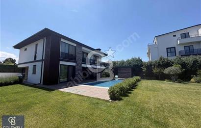 BAŞİSKELE'DE 5+1 MÜSTAKİL HAVUZLU SATILIK VİLLA