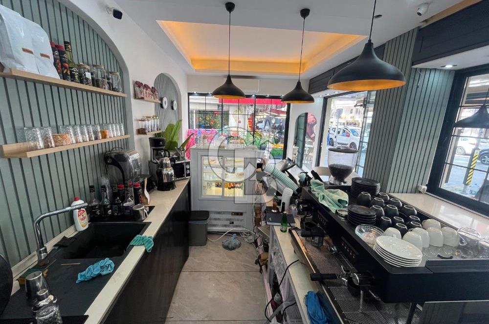 MİTHATPAŞA CADDESİ’NDE DEVREN KİRALIK KÖŞE DÜKKAN
