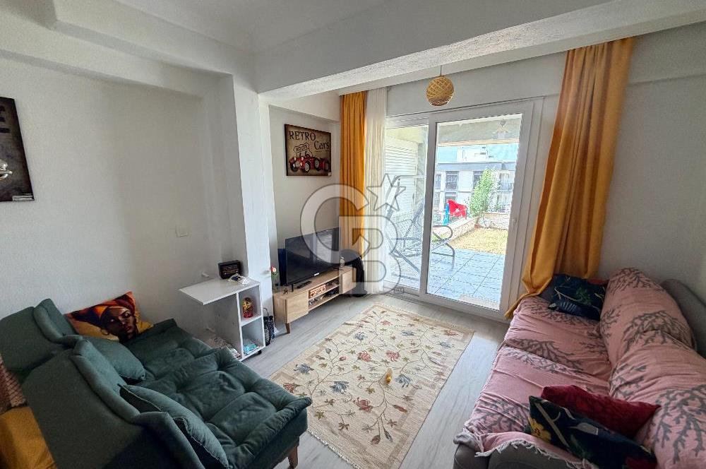 YENİFOÇA'DA SATILIK 2+1 BAHÇELİ MÜSTAKİL EV
