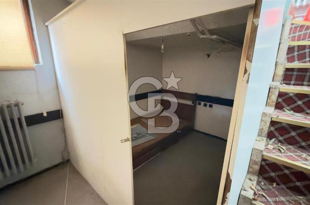 ANITTEPE GENÇLİK CADDESİNDE SATILIK MERKEZİ KONUMLU DÜKKAN