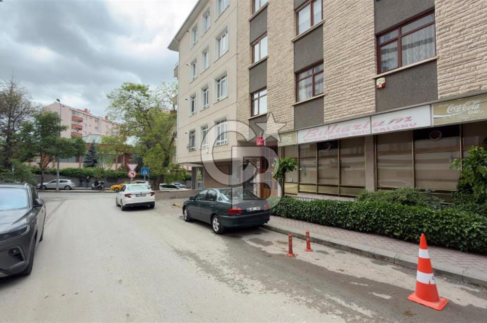 ANITTEPE GENÇLİK CADDESİNDE SATILIK MERKEZİ KONUMLU DÜKKAN