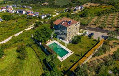 Kuşadası Yaylaköy’de Full Deniz Manzaralı, Zeytinlik İçerisinde Satılık Özel Malikane