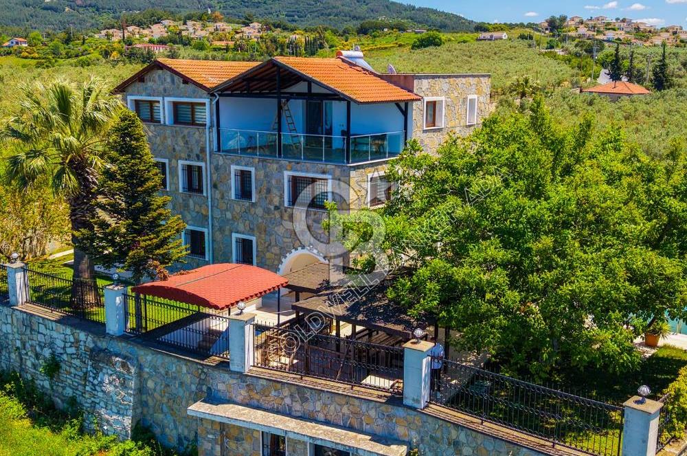Kuşadası Yaylaköy’de Full Deniz Manzaralı, Zeytinlik İçerisinde Satılık Özel Malikane