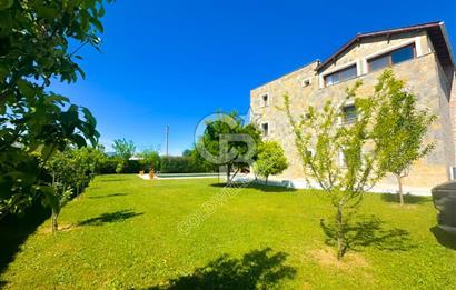 Kuşadası Yaylaköy’de Full Deniz Manzaralı, Zeytinlik İçerisinde Satılık Özel Malikane