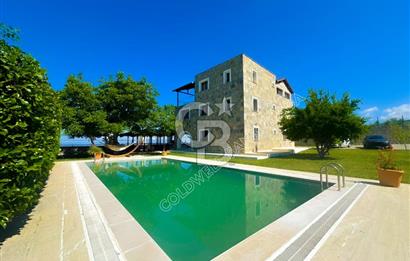 Kuşadası Yaylaköy’de Full Deniz Manzaralı, Zeytinlik İçerisinde Satılık Özel Malikane